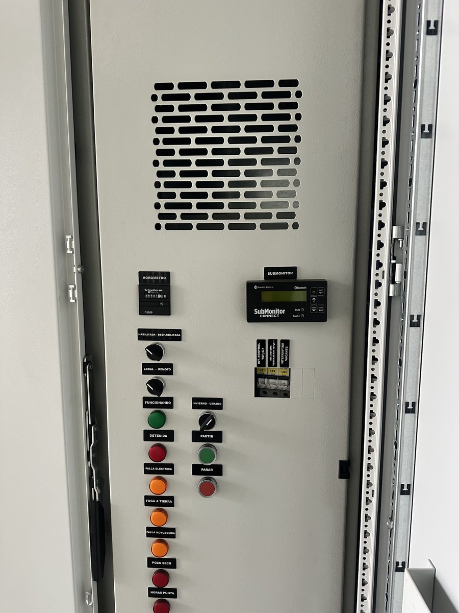 Producción de tableros metálicos en Armetal SpA