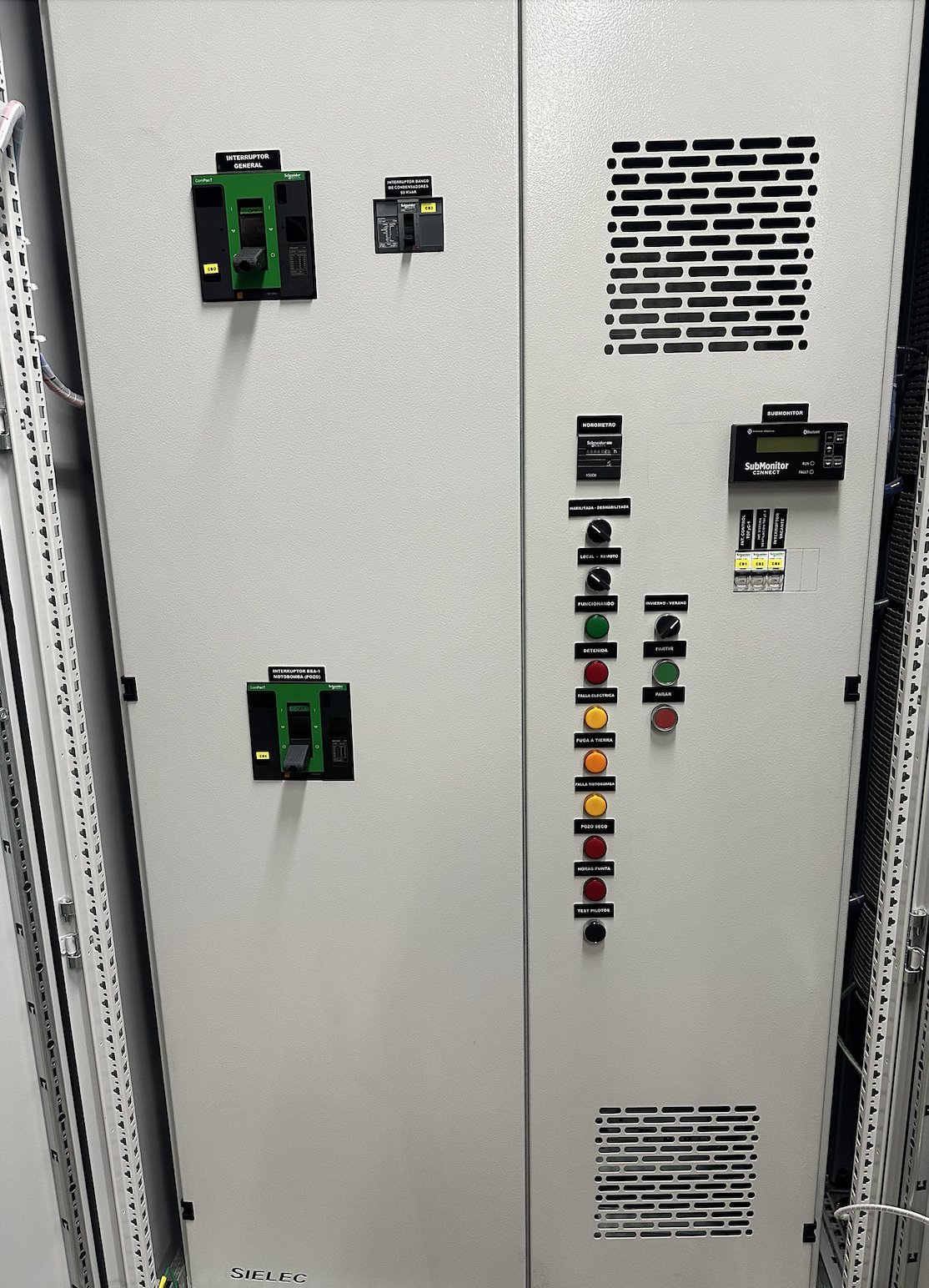 Paneles para tableros eléctricos industriales